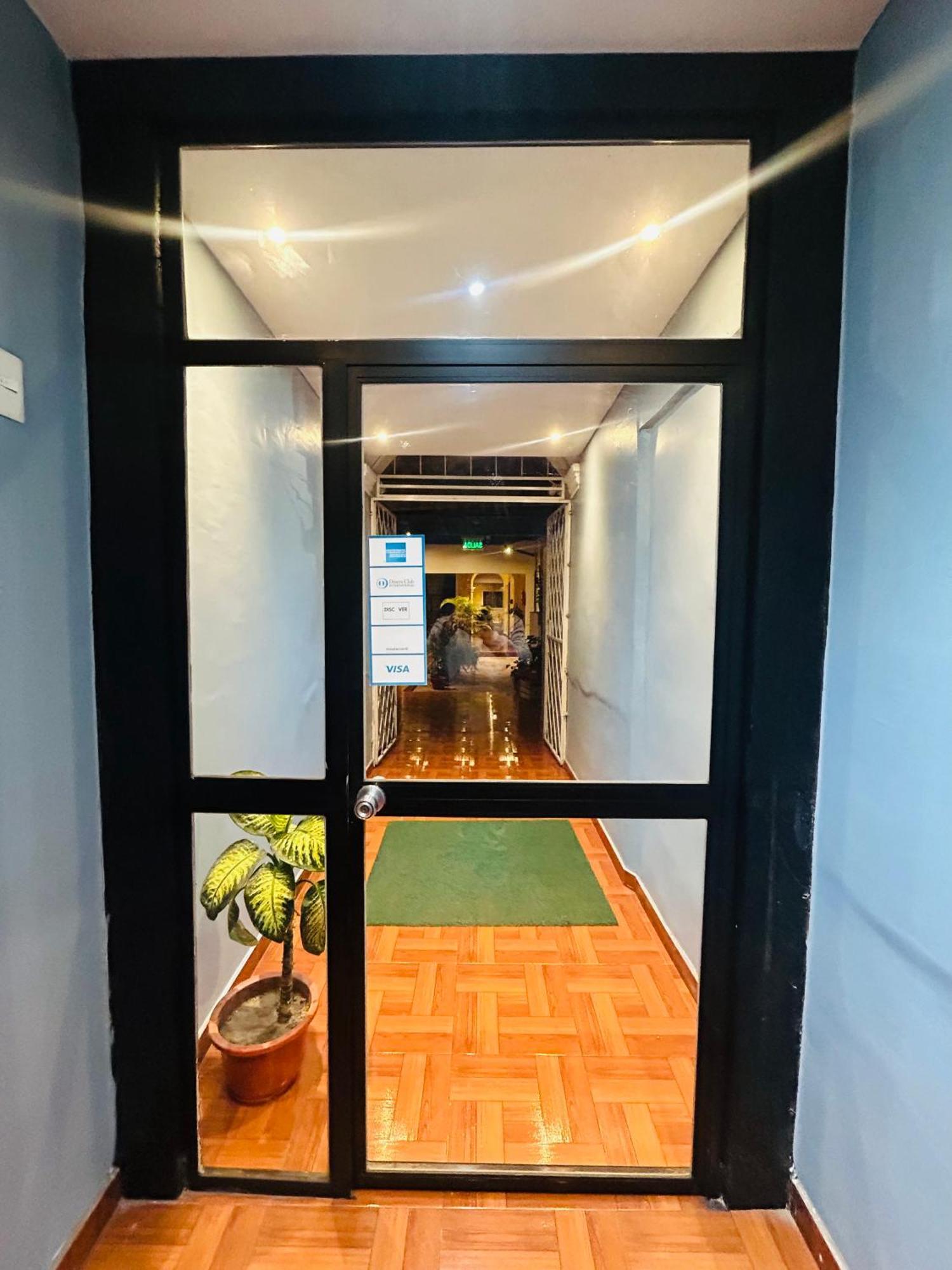 Accel Hotel La Quinta 伊瓦拉 外观 照片